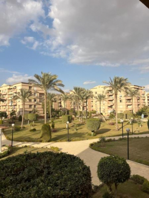 Elegant palm trees view 2bd apartment at alrehab city